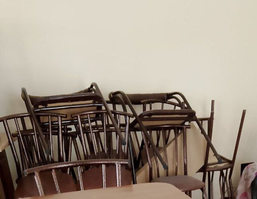 Стол стул сотилади