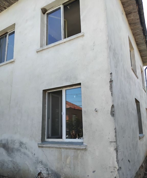 Продава две къщи в с.Слокощица общ.Кюстендил