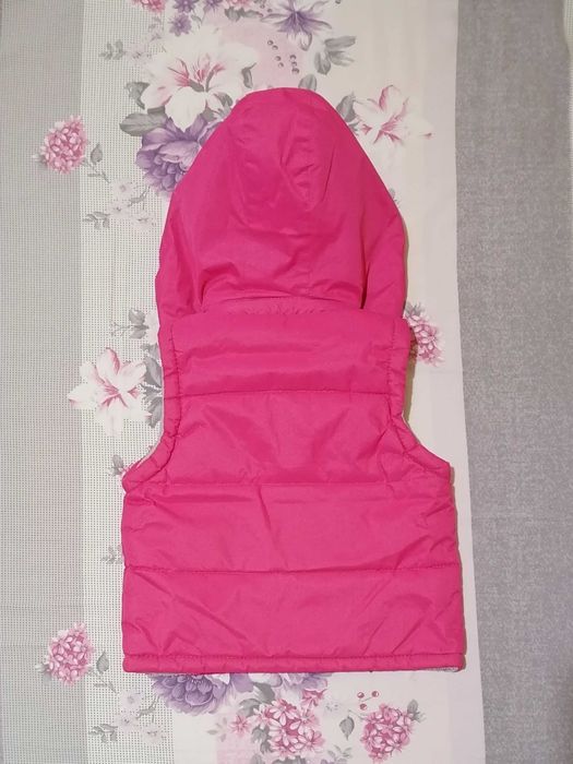 Грейка - елек с качулка