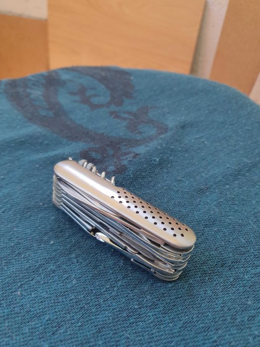 Компактен сгъваем нож