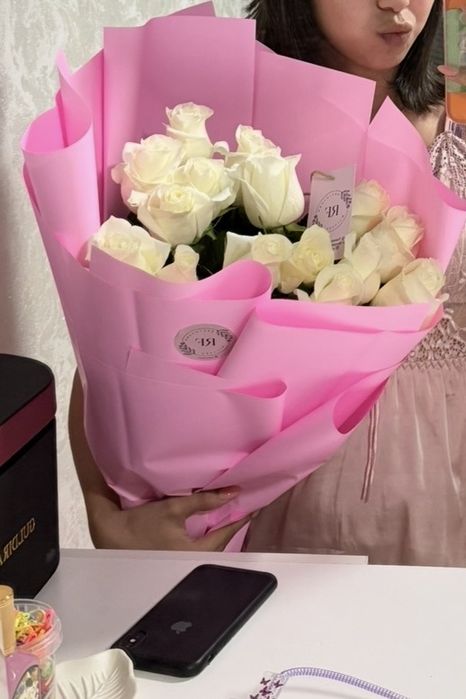 Голландские белые розы