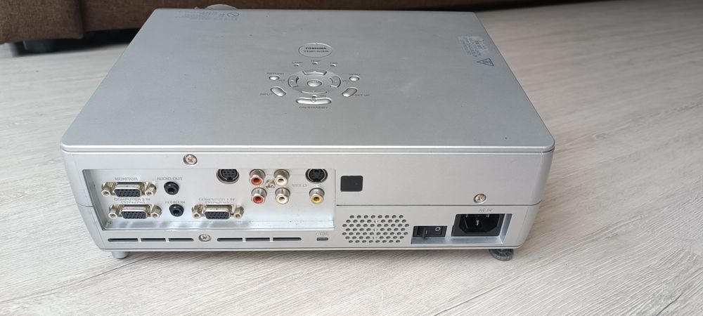 Проектор TOSHIBA TDP-S35