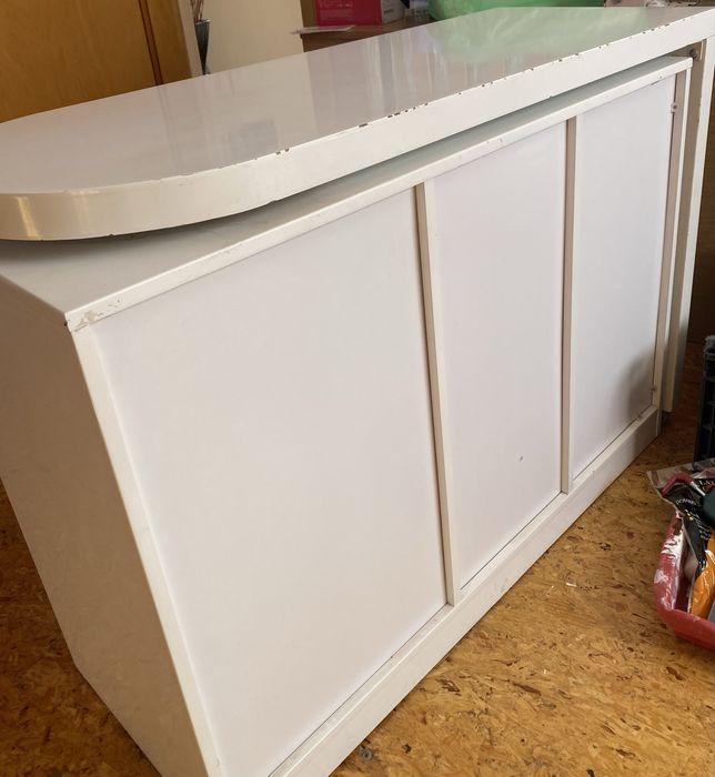 Smart прибиращо се бюро