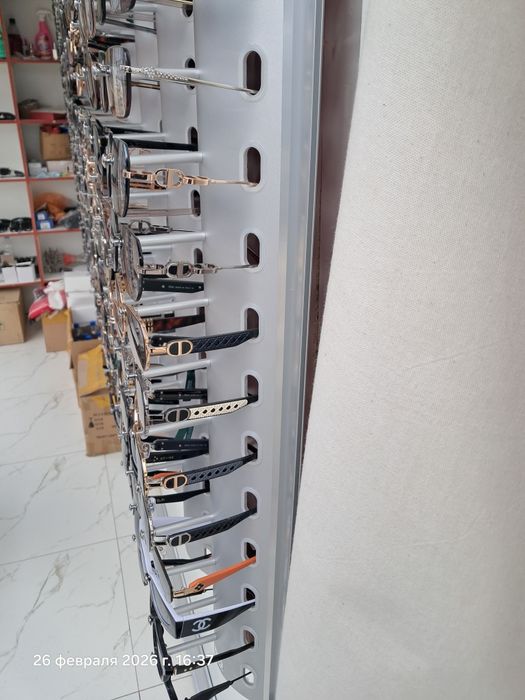 Витрина очки на стенный