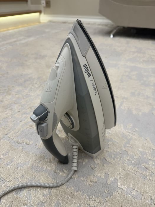 Утюг Braun TexStyle 7 белый, серый