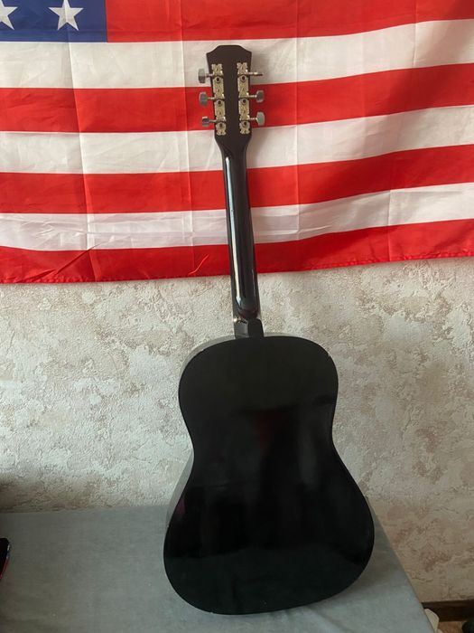 Гитара черная классическая