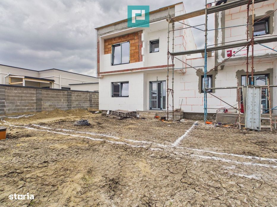 Duplex în Săcălaz despartit prin cameră tehnica