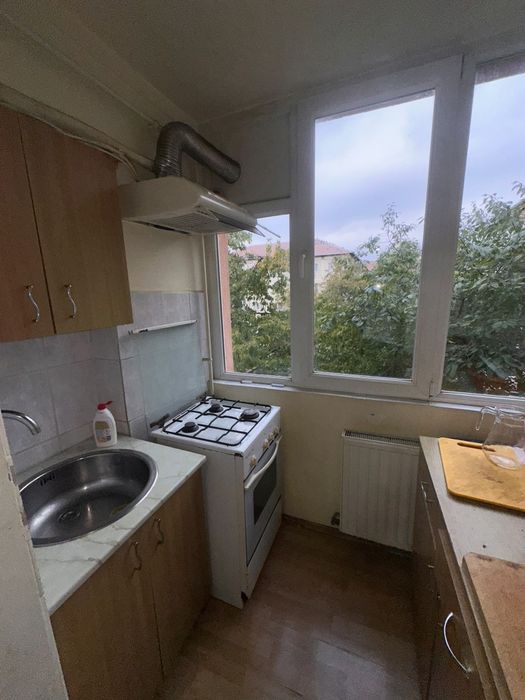 Apartament de vânzare zona Lipovei 3 camere, decomandat