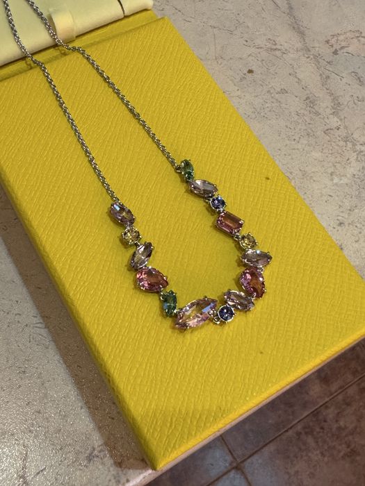 Продавам Колие SWAROVSKI
