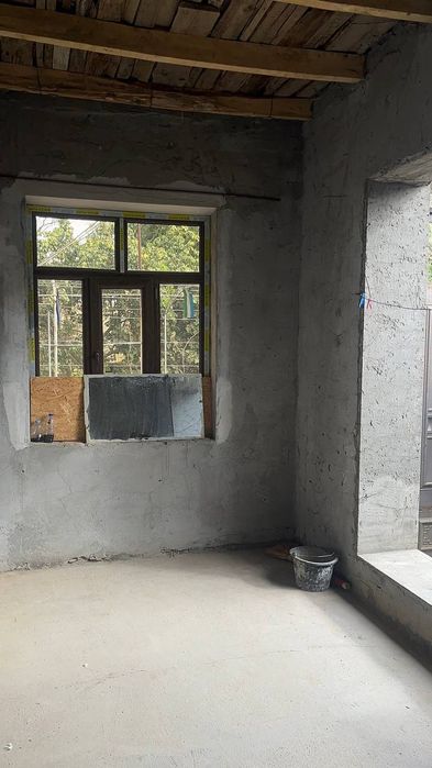 •Hovli sotiladi 1×5 sotix, 4 ta honali