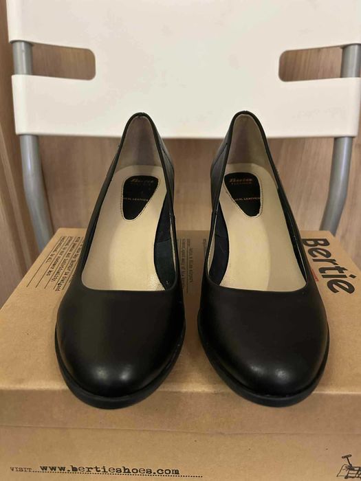 Дамски обувки на платформа BATA