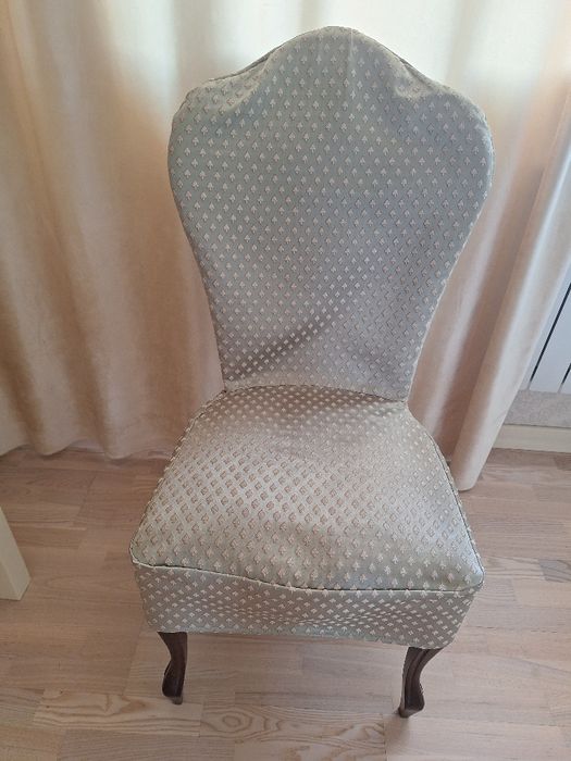 Стулья италия 8 штук