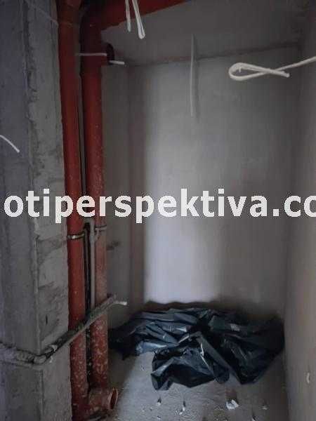 реф.18898 Чисто нов, среден етаж-Остромила!