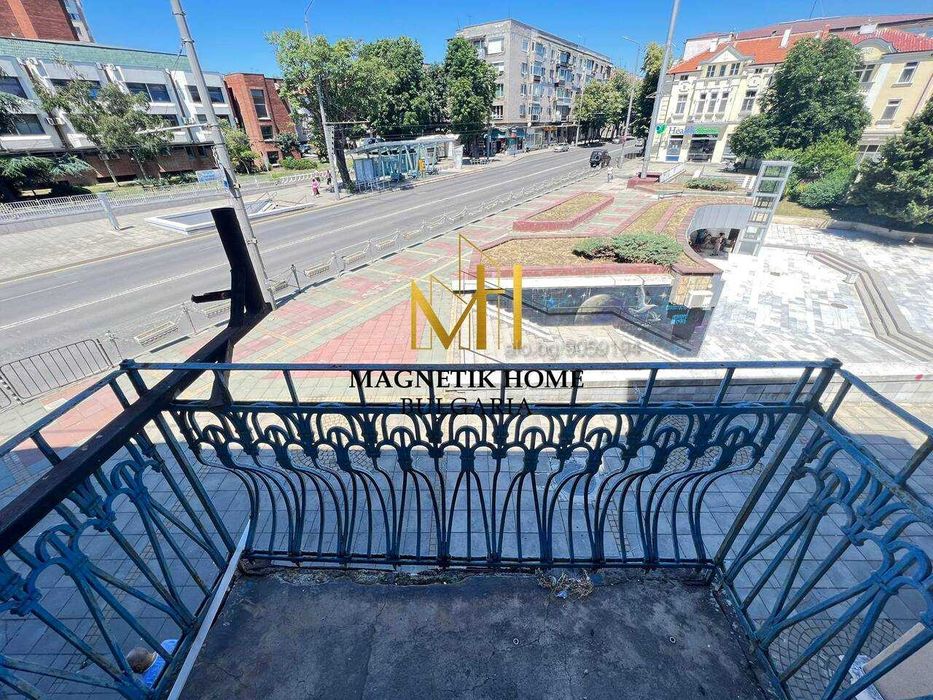 Уютен двустаен апартамент в супер център с гледка към Операта