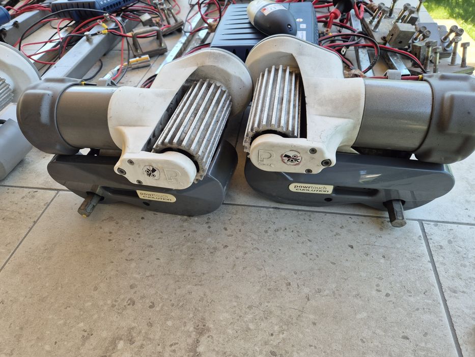 Motor mover rulota  cu actionare pe roti manuala sau automata