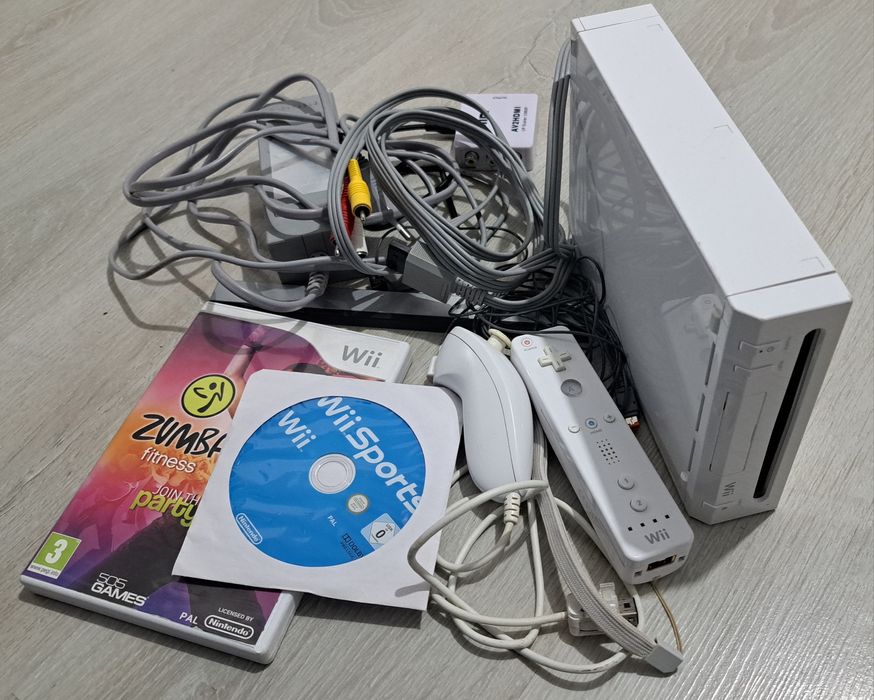 Vând Wii modat cu jocuri la alegere