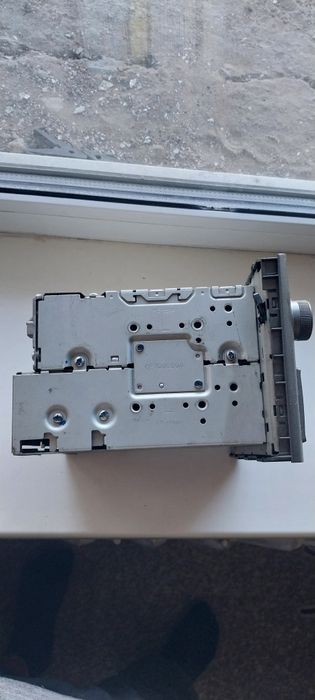 Автомагнитола авенсис