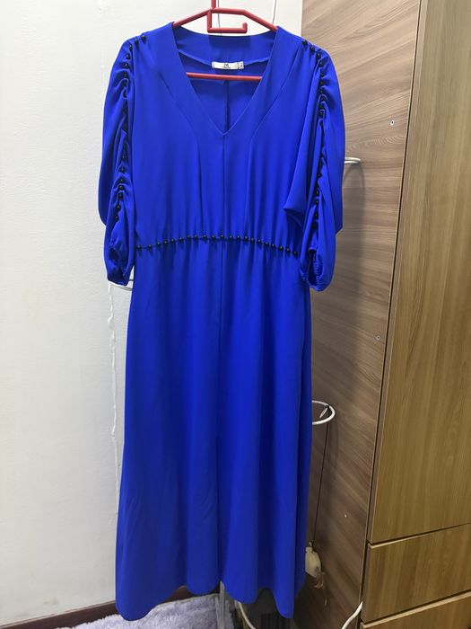 Синее женское платье