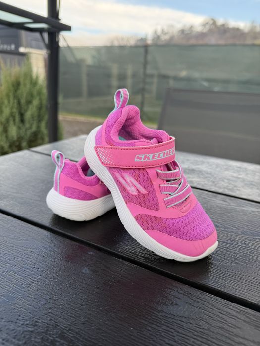 Skechers pentru fetite