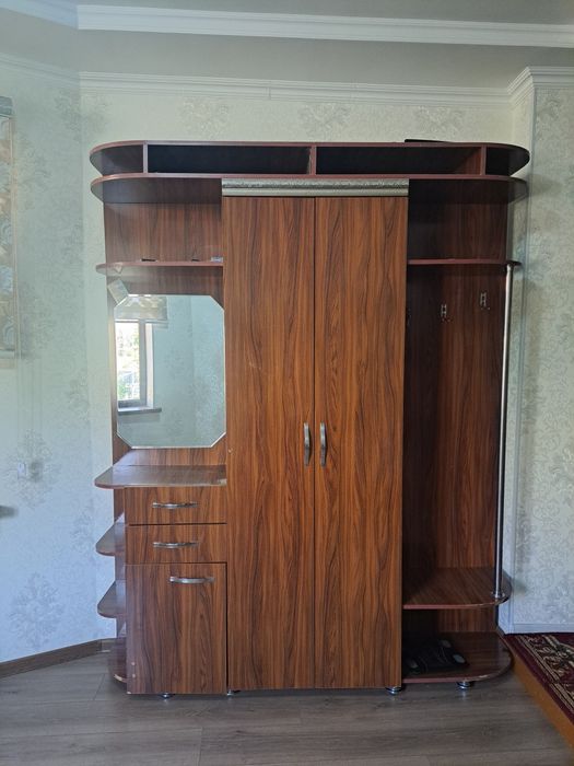 Прихожка сотилади.