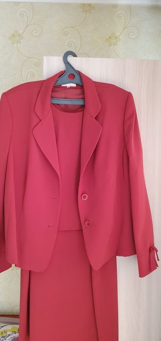 Женский  костюм тройка