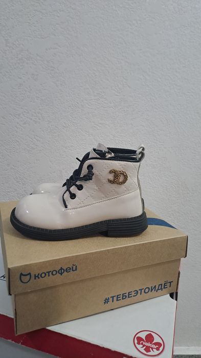 Продам ботинки весенние размер 29