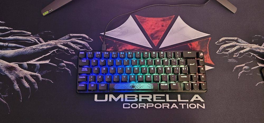 Tastatură Corsair K65 Pro Mini OPX RGB ca nouă layout ES