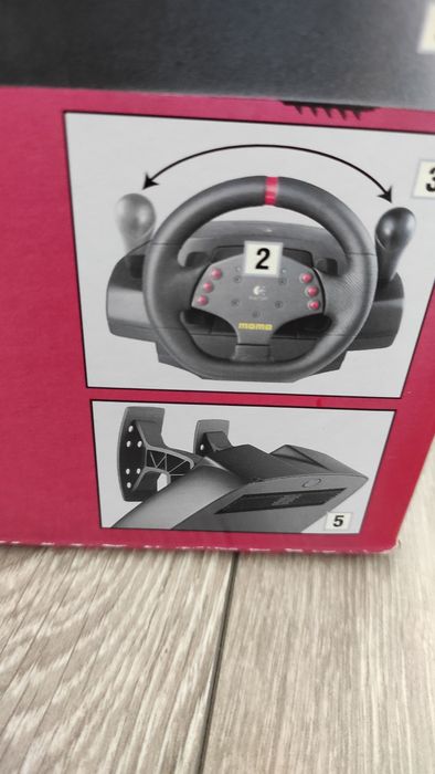Кормило Logitech Momo Racing Force Feedback Wheel