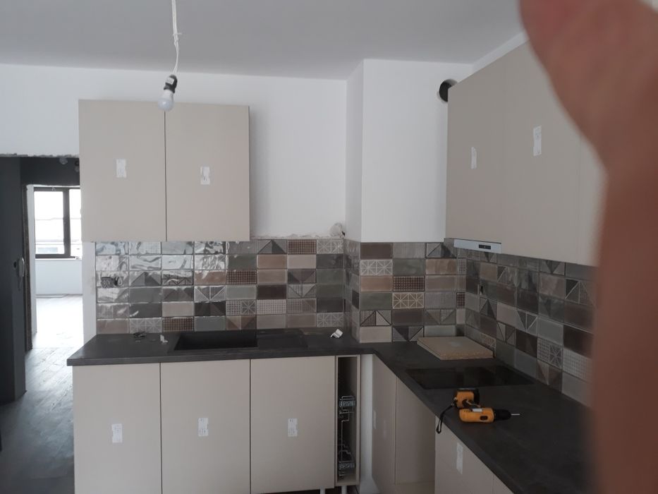 Сглобяване и Монтиране на Мебели