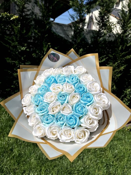 Buchet trandafiri săpun/ stitch initiala ursulet/ valentine s day