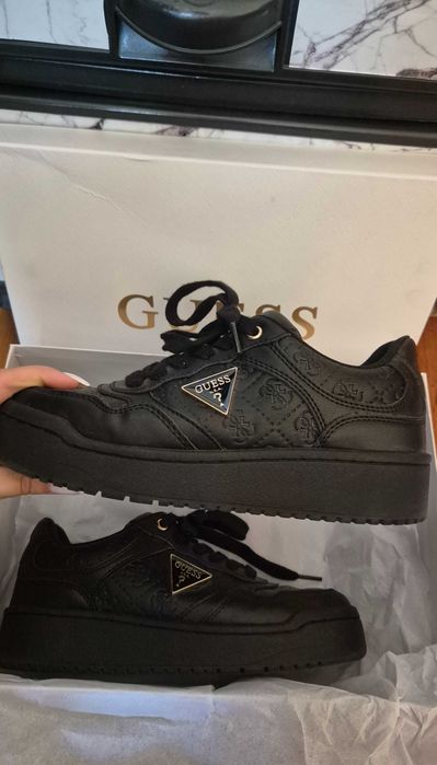 Дамски кецове GUESS