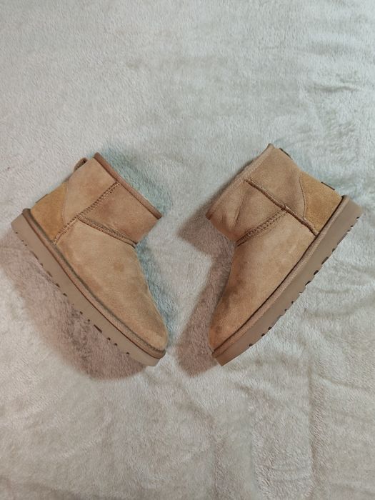 UGG clasic mărimea 37