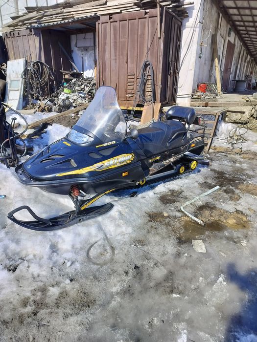 Продам снегоход bombardier ski do skandik SUV 600
