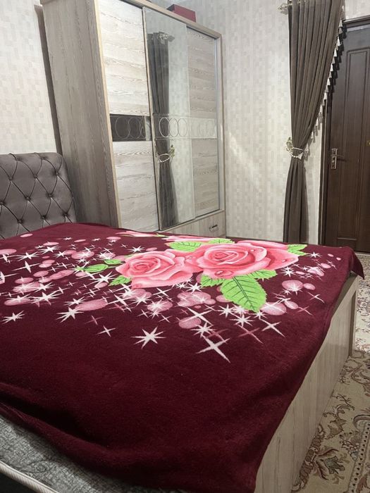 Yangi Choshtepada 2 xona sotiladi narsalari bilan