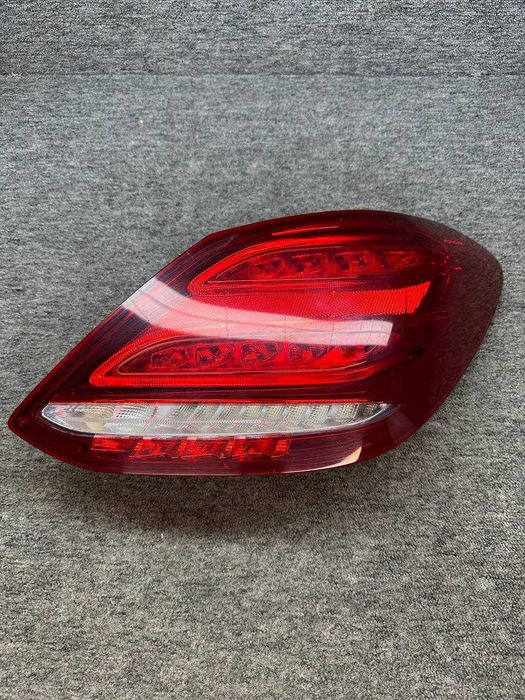 Stop aripă dreapta MERCEDES-BENZ Clasa C w205