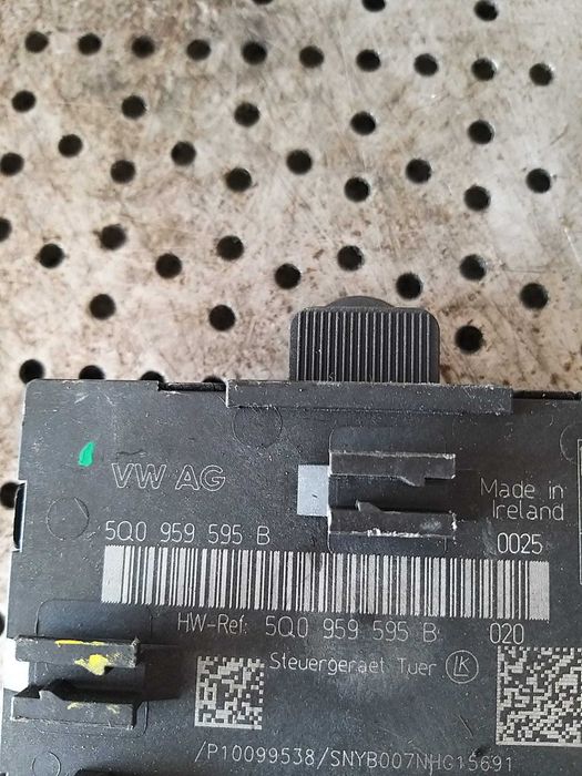 Modul calculator usa dreapta spate audi a3 8v 5q0959595b