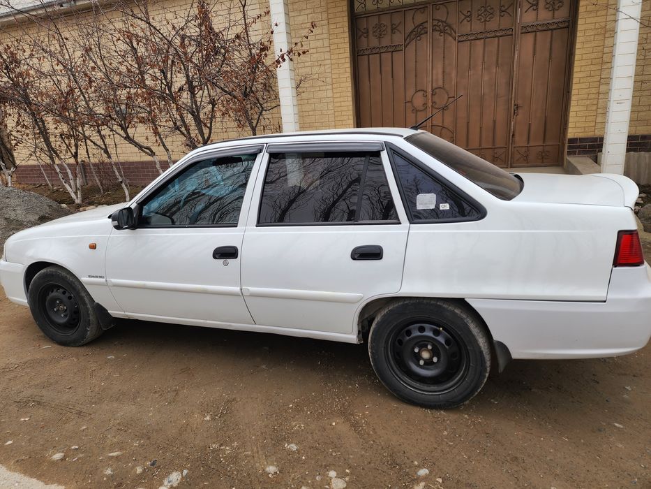 Nexia 2  1.6 oq sotiladi