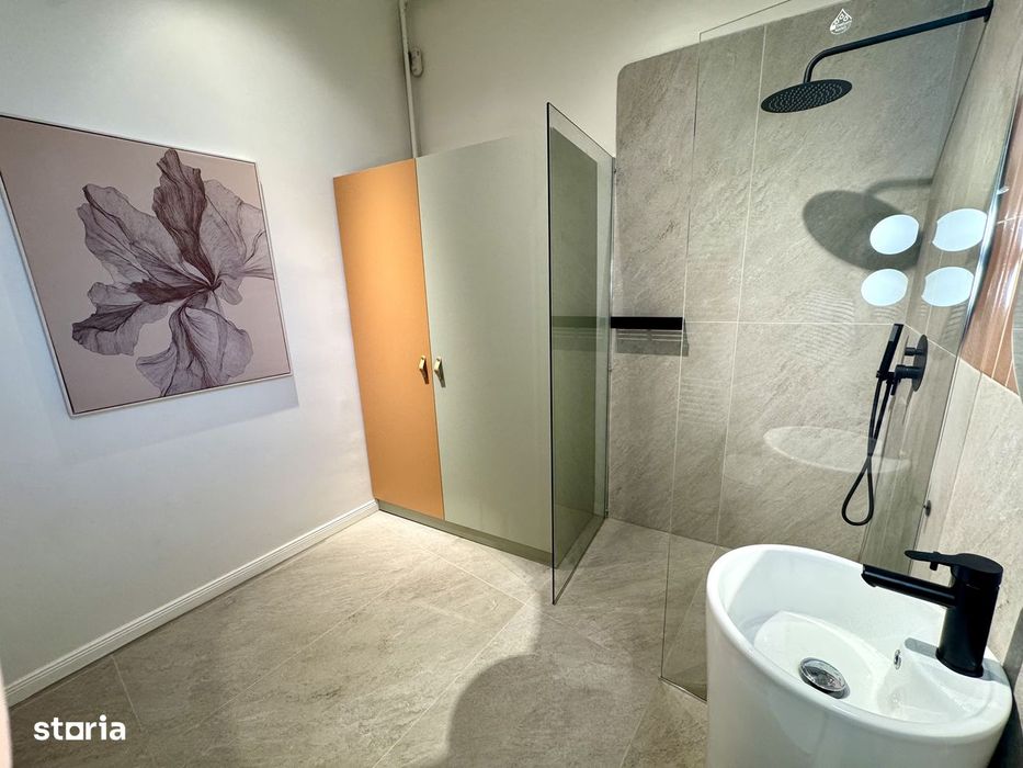 Inchiriez apartament 3 camere, nou amenajat, ultracentral