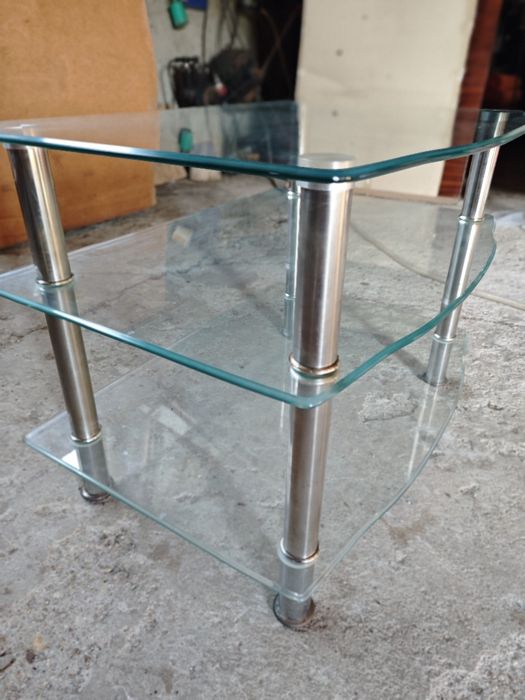 Стъклена маса в отлично състояние