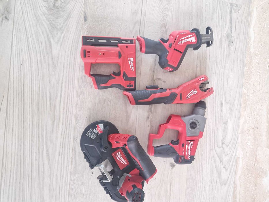 Scule    Milwaukee m12