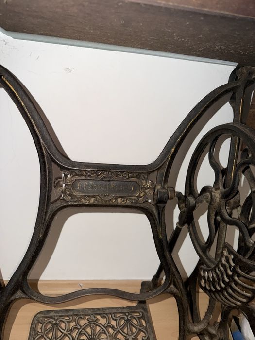 Masina cusut veche pentru colectionari