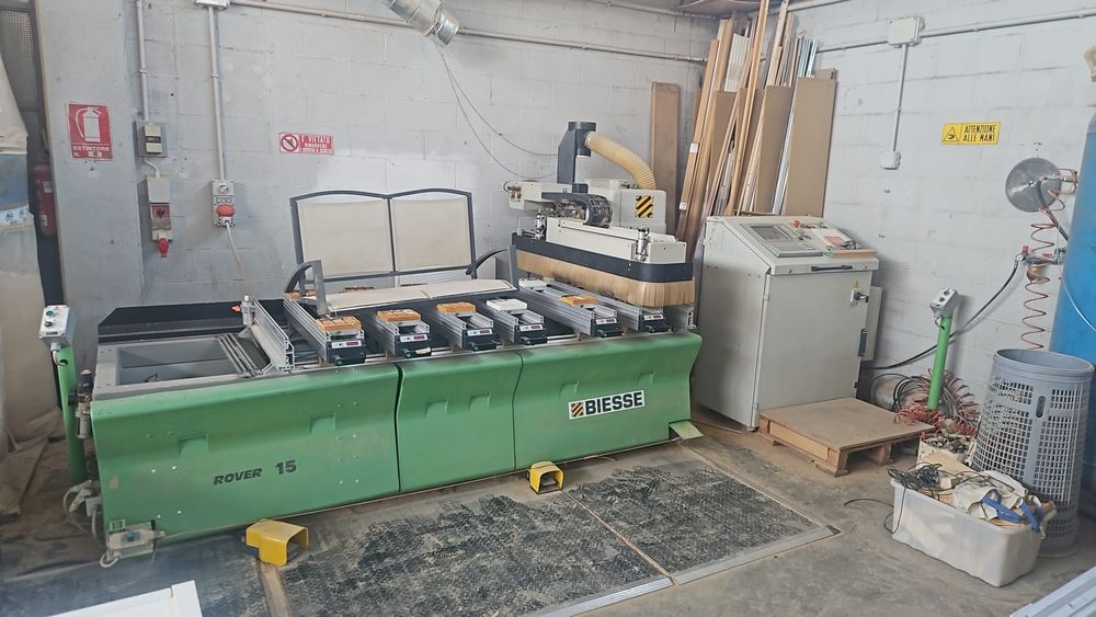 Vand masini pentru atelier de tamplarie
