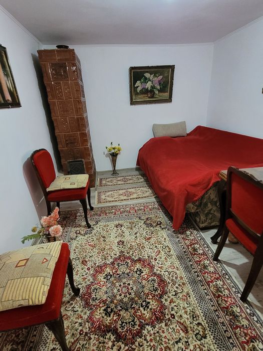 Vând casa com Comana