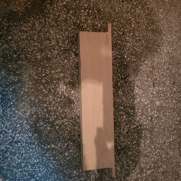 Produse apicole: hranitoare diferite marimi si rame 1/1din lemn de tei