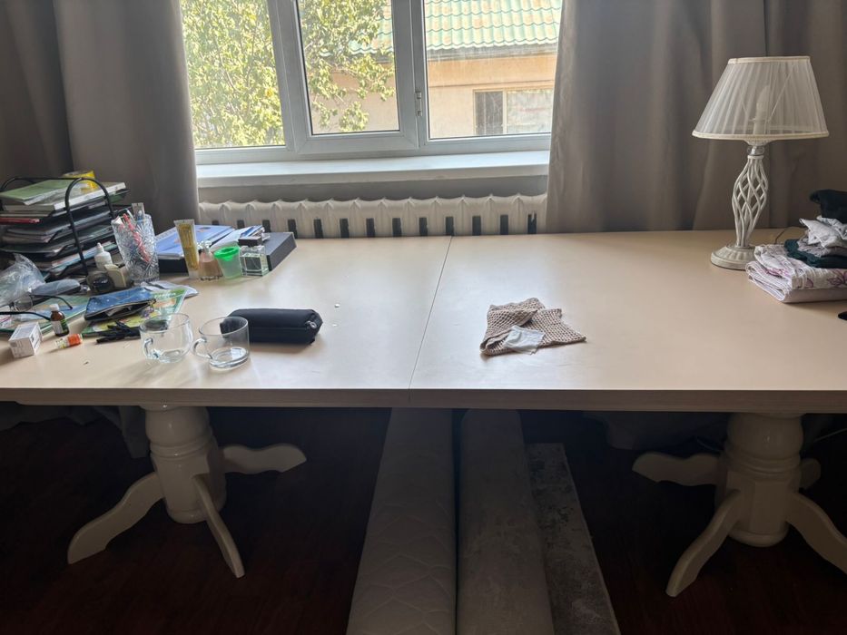 Продам стол для гостиной