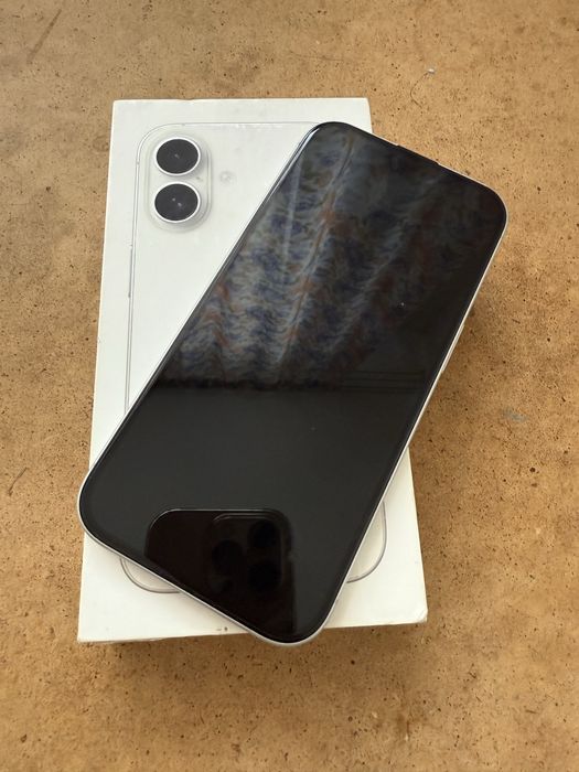 Продам Айфон 16 128 гб