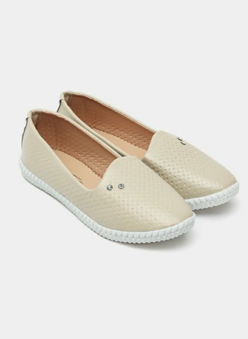 Ayollar poyabzali kuzgi va baxorgi.