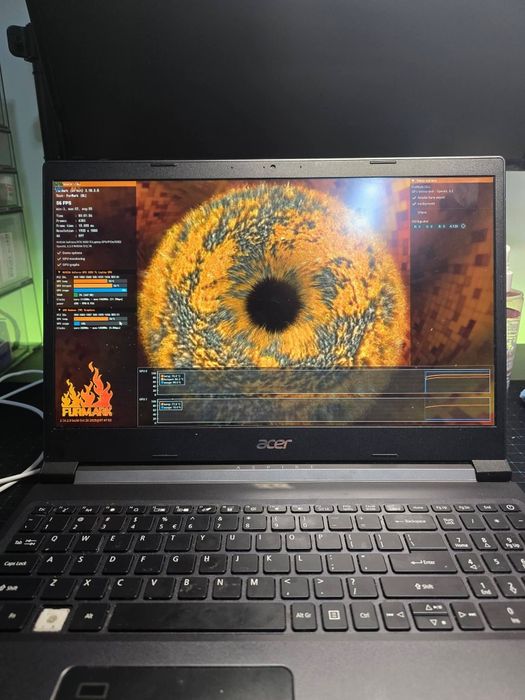 Curățare laptop + schimb pastă termoconductoare Brașov