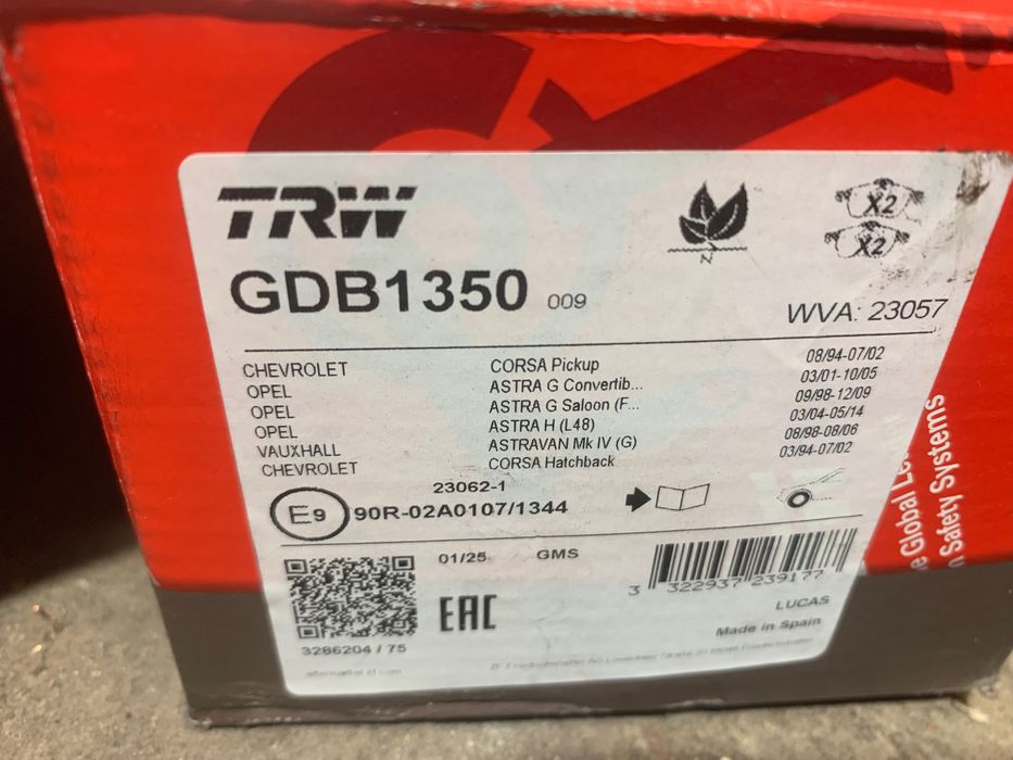 Предни дискове и накладки Astra h , Trw  Астра h