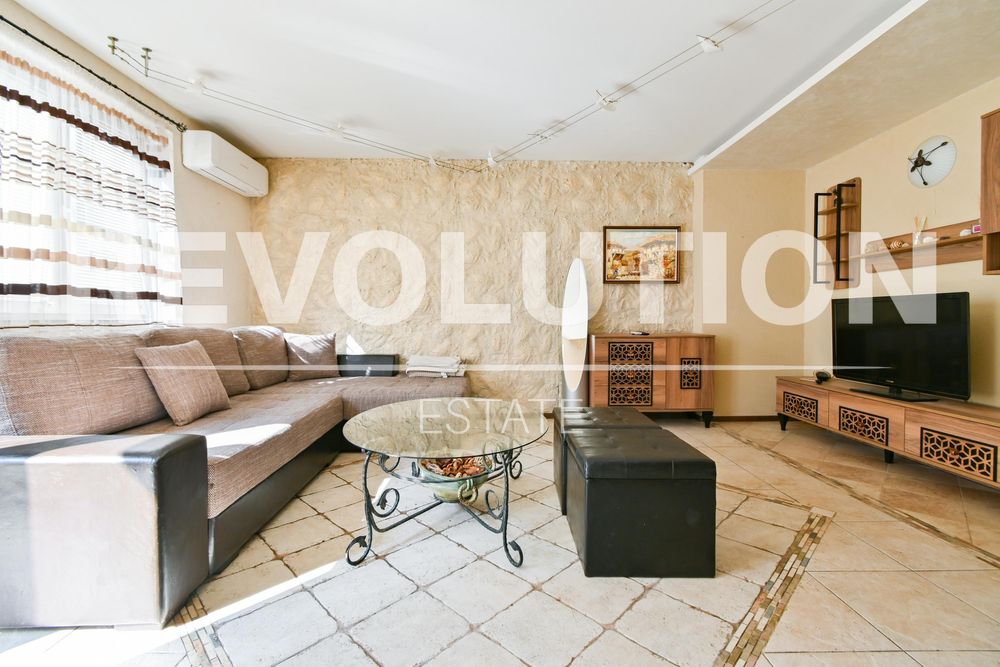 Дава се под наем Тристаен апартамент в София, Манастирски ливади - 160 кв.м за 800 € - Снимка #1